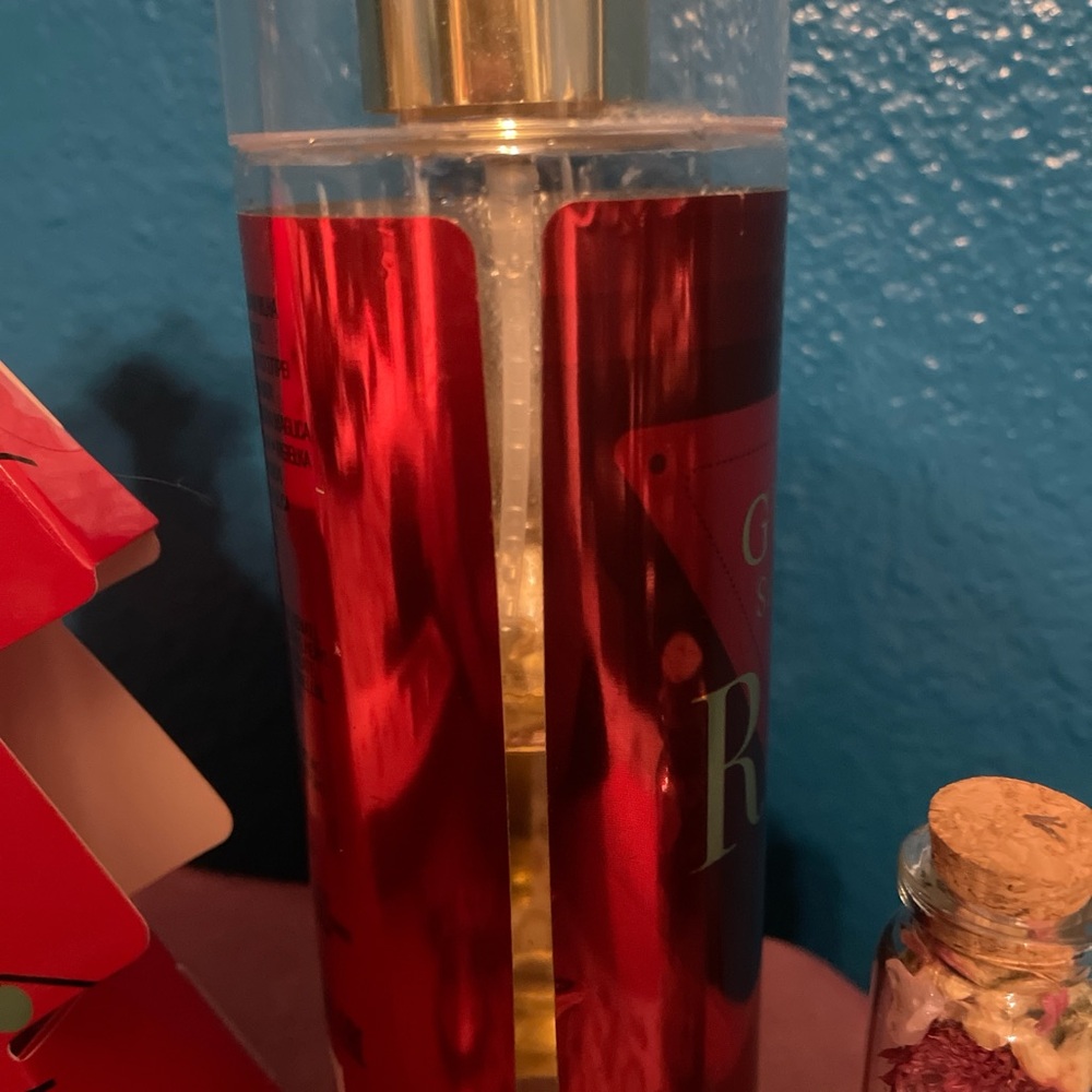 Red Bundle 🩷❤️ - Picture 7 of 7